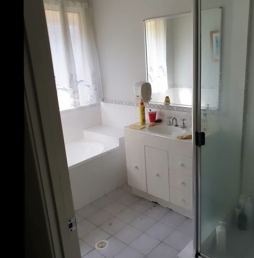 Exalt Builder project — bathroom before2