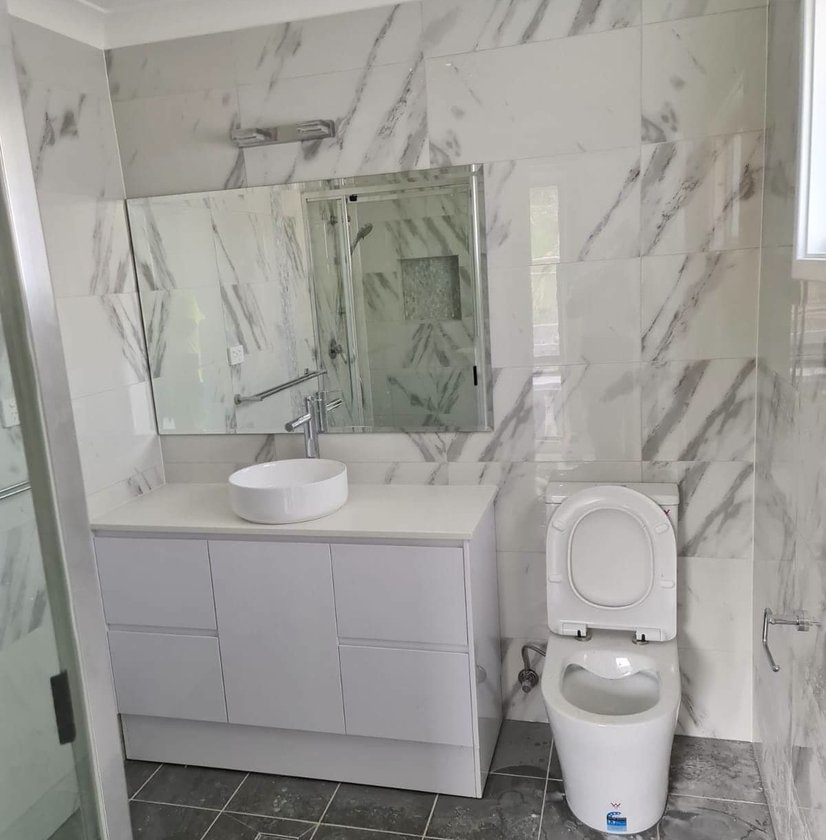 Exalt Builder project — marble bathroom2