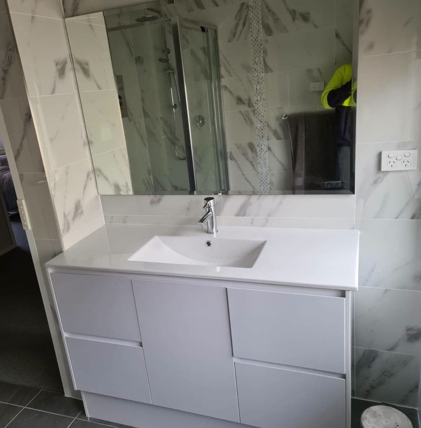 Exalt Builder project — marble bathroom3