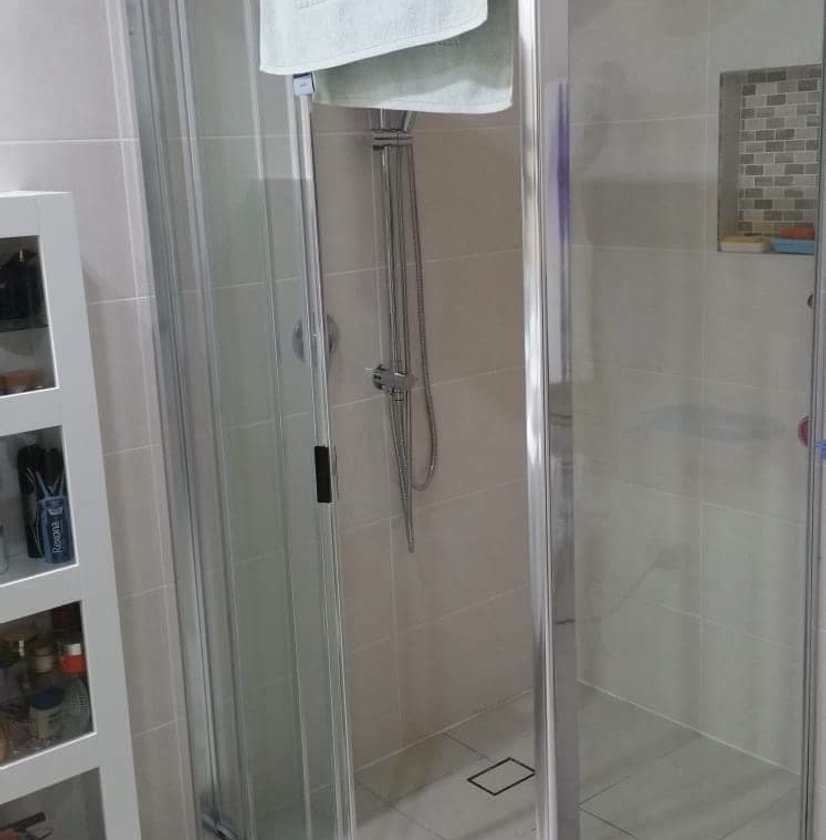 Exalt Builder project — white bathroom3